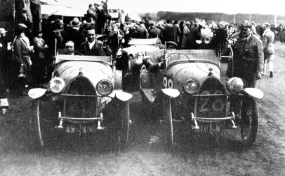 In the first race in 1923, two Bugatti Brescia Type 16Ss competed, of which the car with start number 29 finished a respectable 10th.
