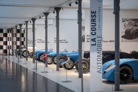 Im Musée National de l'Automobile sind mehr als 100 der berühmtesten Bugatti-Modelle ausgestellt.