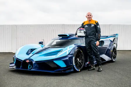 Andy Wallace, winner of Le Mans in 1988, took the wheel of the Bugatti Bolide for his first laps on this legendary circuit in 2023.
