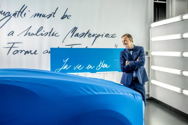 Des chefs-d'œuvre holistiques : c'est ce que les Bugatti sont et devraient toujours être. Des œuvres d'art automobile qui ont une valeur intrinsèque. Aujourd'hui, demain ou dans 50 ans, lorsque ces voitures seront présentées sur la pelouse de Pebble Beach à Monterey.