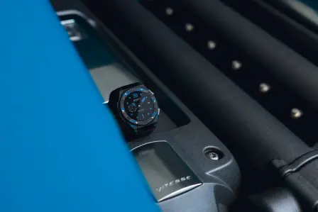 Bugatti Carbone Limited Edition: die erste Smartwatch aus Carbonfaser.  