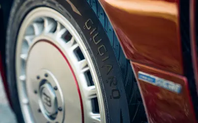 Giorgetto Giugiaro est le designer renommé derrière l’esthétique visionnaire de la Bugatti EB112.