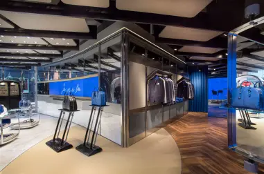 007_london_bugatti_lifestyle_boutique.jpg