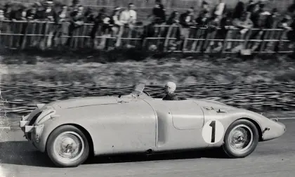 In 1939, Wimille and his co-driver Pierre Veyron again took the victory, this time with a further development of the Type 57G, the Type 57C - starting number 1.