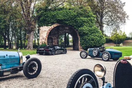 Ein Gefühl von Geschichte umgibt das Château, das erfüllt ist mit fast einem Jahrhundert Bugatti-Tradition.