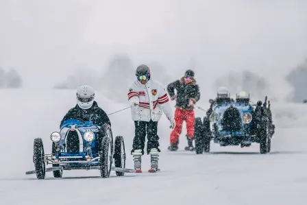 62 Jahre nach dem Debüt von Bugatti beim GP Ice Race in Österreich kehrte die französische Luxusmarke mit einem Type 51 und dem Bugatti Baby II an den Start zurück.