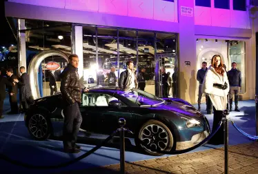 003_the_blue_of_london_bugatti_lifestyle_boutique.jpg