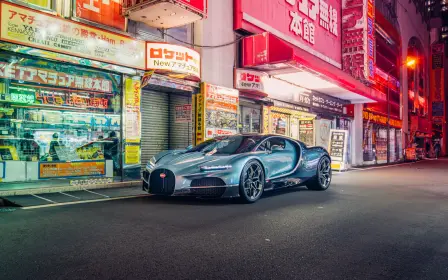 La Bugatti Tourbillon à Akihabara, où la créativité et la technologie se rencontrent. 