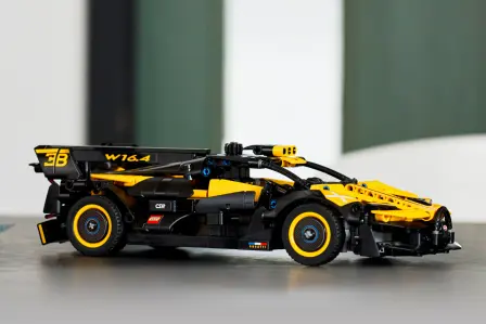 Der LEGO Technic Bugatti Bolide fängt die aufwändigen Details des reinen Rennstrecken-Bugatti Bolide ein.