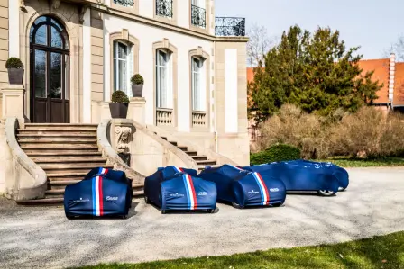 The unveiling of the vehicle in front of the Château Saint-Jean was the highlight and conclusion of the Molsheim visit.