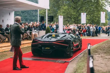 Der W16 Mistral, der ultimative Hypersportwagen von Bugatti mit dem legendären W16-Motor, beim Concorso d'Eleganza Villa d'Este.