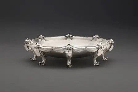 « Dragonfly bowl », Carlo Bugatti – collection de Peter Mullin, vente aux enchères Bonhams, 24 juillet 2024.
