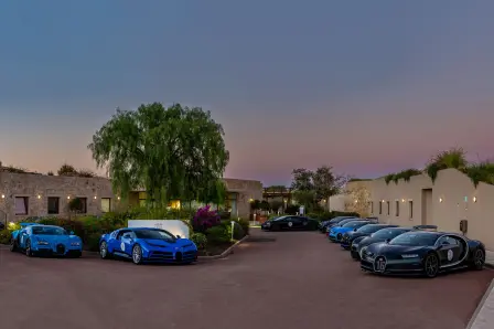 Mit der Bugatti Grand Tour unterwegs auf Sardinien, dem Juwel des Mittelmeers.