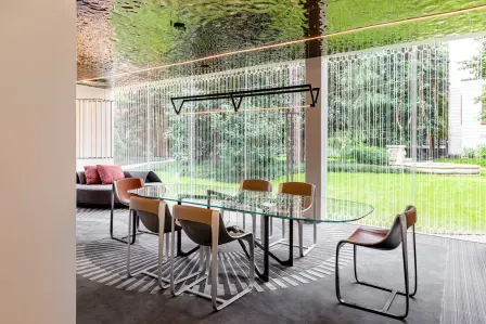 Bugatti Home dévoile sa nouvelle collection dans les jardins du Palazzo Chiesa pendant la Milan Design Week 2024.
