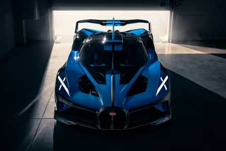 Une étude de conception extrême et expérimentale: le Bolide Bugatti.