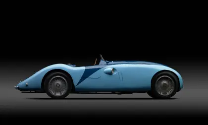 The Type 57G had a streamlined magnesium-alloy body that encased even the wheels. This distinctive form led to the car being affectionately dubbed the "Tank".