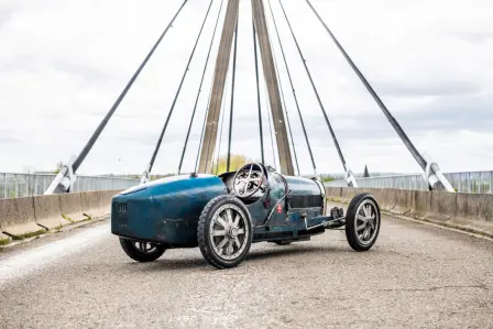 Ce sont les compétences exceptionnelles d'Ettore, sa vision et son courage qui lui ont permis de développer un véhicule aussi exceptionnel.