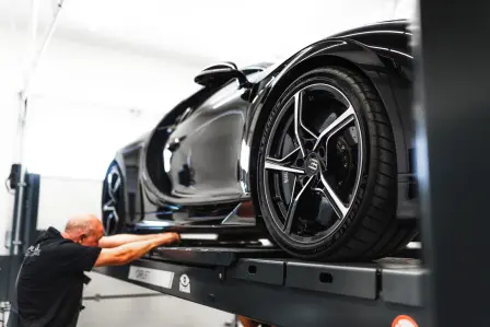 A special fastening system was developed to contain the immense power of the Chiron Super Sport.