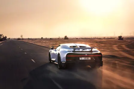 Der Chiron Super Sport macht seinen ersten Halt in Dubai in den Vereinigten Arabischen Emiraten, bevor er seine Tour durch den Nahen Osten fortsetzt.