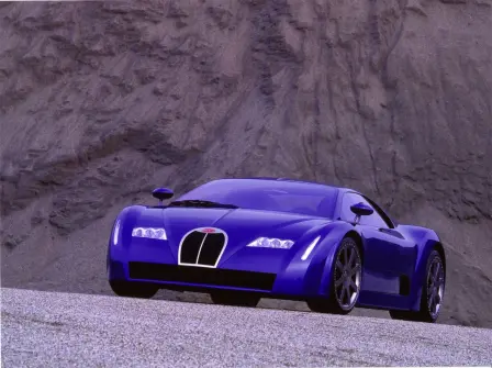 Mit dem dritten Designentwurf, dem EB 18/3 Chiron, präsentiert Bugatti den ersten Supersportwagen im September 1999.