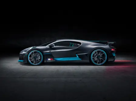 07_bugatti-divo_side_web.jpg