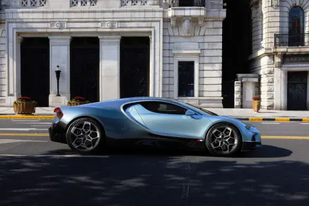 The Bugatti Tourbillon blends naturally into the Shanghai setting, blending elegance and effervescence.