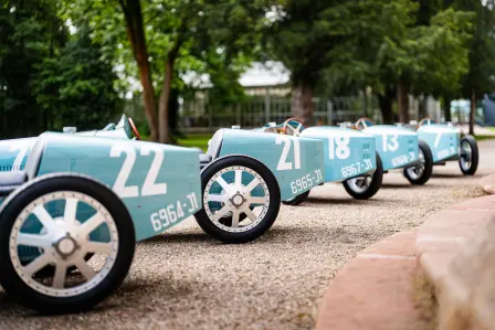 The six original cars that marked the legendary Type 35 dynamic debut at the 1924 Grand Prix de Lyon were driven with high-performance skill by Leonico Garnier (#21), Jean Chassagne (#7), Pierre de Vizcaya (#18), Meo Costantini (#22) and Ernest Friderich (#13).