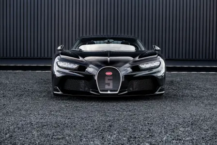 The Chiron Super Sport’s grille was reimagined with a nod to the historic car, adopting a similar design that is engineered for all aerodynamic and cooling requirements.