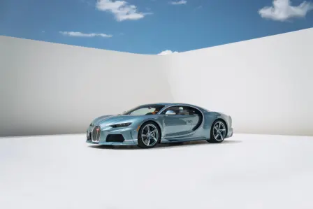 The striking silver-tinted blue hue of the Chiron Super Sport ‘57 One of One’ is completely authentic to the original.