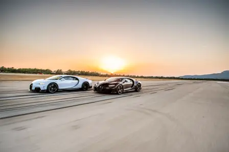 La gamme complète des performances Bugatti au Circuit Paul Ricard.