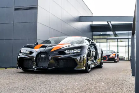 A new Chiron Super Sport 300+ and a certified Veyron Grand Sport Vitesse World Record Edition by “La Maison Pur Sang” were part of the ultimate handover experience created recently by Bugatti.