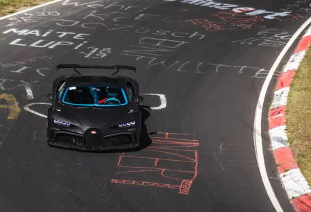 Séances finales de maniabilité pour la Chiron Pur Sport sur la Nordschleife.