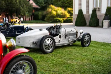 Le Grand Prix Bugatti Automobiles S.A.S. a été décerné à une Type 35C.