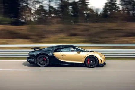 Bugatti Chiron Super Sport – Courses de mise au point High Speed pour cette hypersportive à la dynamique longitudinale d’exception.