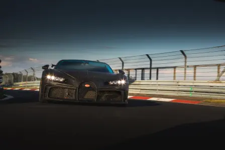 Séances finales de maniabilité pour la Chiron Pur Sport sur la Nordschleife.