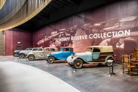 Schlumpf Reserve Collection: Original unrestaurierte Bugattis aus der „Shakespeare Collection“, ausgestellt im Mullin Automotive Museum in Oxnard (Kalifornien).