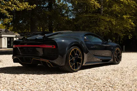 Bugatti rend hommage à L'Ébé, fille d’Ettore Bugatti, avec les derniers modèles européens de la Chiron et la Chiron Sport. 