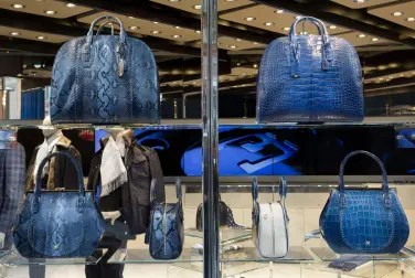 006_london_bugatti_lifestyle_boutique.jpg