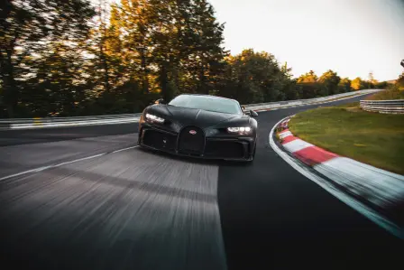 Séances finales de maniabilité pour la Chiron Pur Sport sur la Nordschleife.