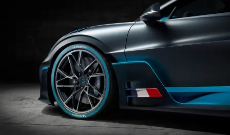 12_bugatti-divo_wheel-vent_web.jpg