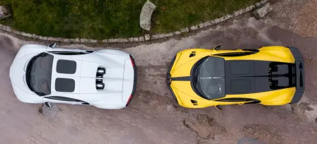 Bugatti Chiron Sport et Chiron Pur Sport statique – vue de dessus.