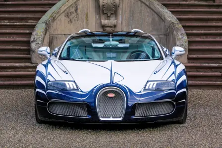 In 2011, Bugatti revealed the Veyron 16.4 Grand Sport L’Or Blanc in partnership with the Königliche Porzellan-Manufaktur Berlin.