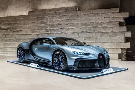 The Bugatti Chiron Profilée has been auctioned on February 1 by RM Sotheby’s at the famous Carrousel du Louvre in Paris.