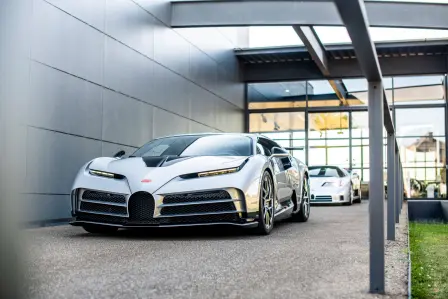 La Bugatti Centodieci : inspirée de la légendaire EB110 Supersport.