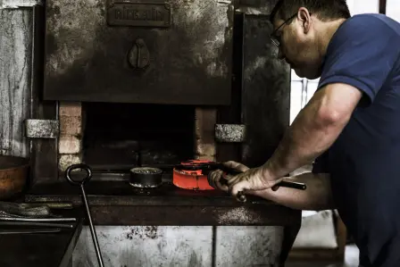 At “Poellath GmbH & Co. KG Münz- und Prägewerk” not only the Bugatti macaron is made by hand, but also the tools: here the hardening of the embossing stamp.