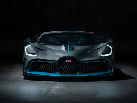 03_bugatti-divo_front_web.jpg