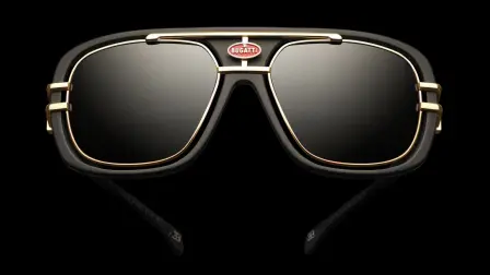 07. est la pièce la plus exclusive de toute la Collection One par Bugatti Eyewear, elle est livrée avec le coffret Hyperluxury.