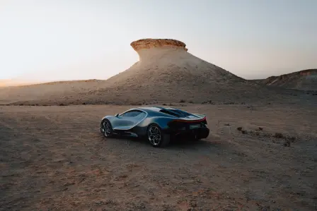 La Tourbillon a fait une apparition remarquée dans le désert de Zekreet.