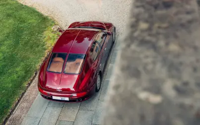 L’EB112 est un hommage aux Bugatti de légende telles que la Type 57 SC Atlantic.