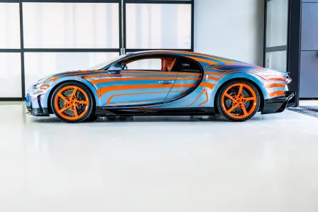 This personalized unit, with bespoke ‘Vagues de Lumière’ paintwork, is the result of close collaboration between its new owner and Bugatti’s Sur Mesure team, and one of the first Chiron Super Sport delivered.